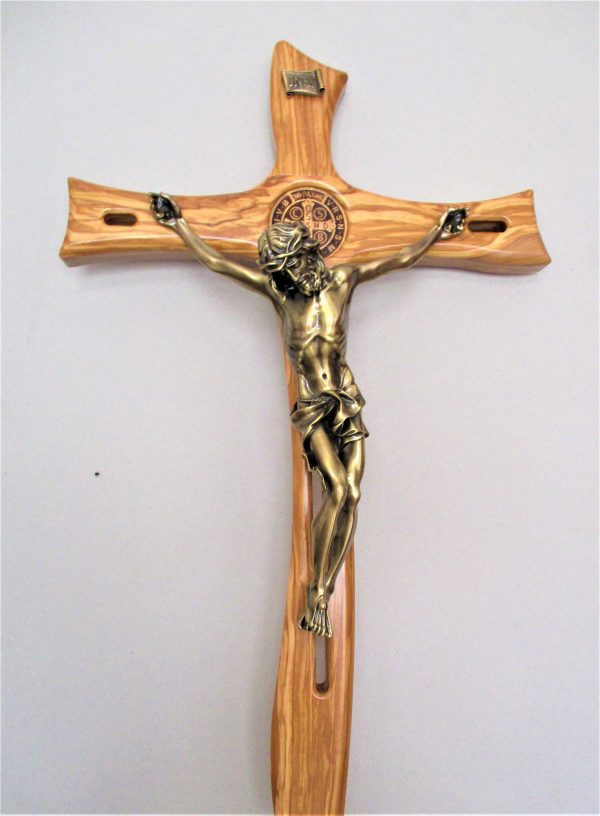 Cruz Pared Madera Olivo con  Cristo de Bronce