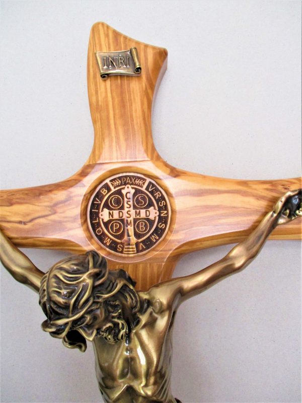 Cruz Pared Madera Olivo con  Cristo de Bronce - Imagen 2