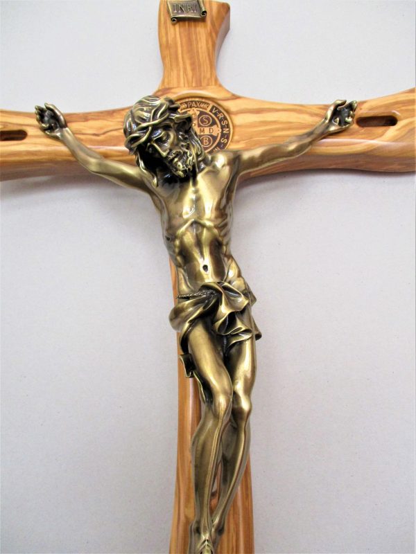 Cruz Pared Madera Olivo con  Cristo de Bronce - Imagen 3